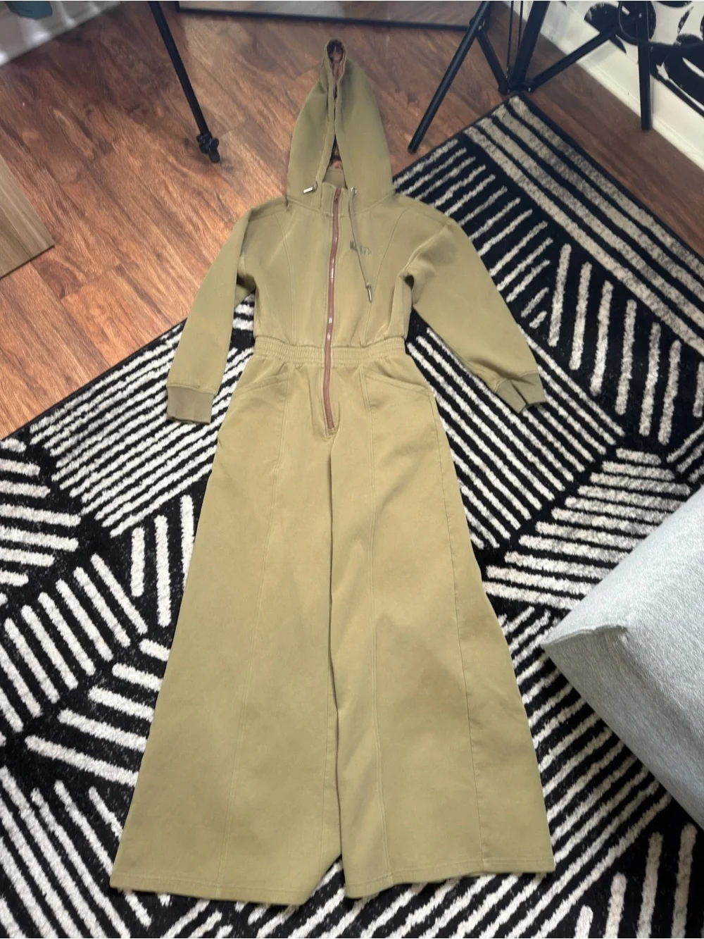 Olive Zip-Front Wide-Leg Jumpsuit - Picture 3 of 4
